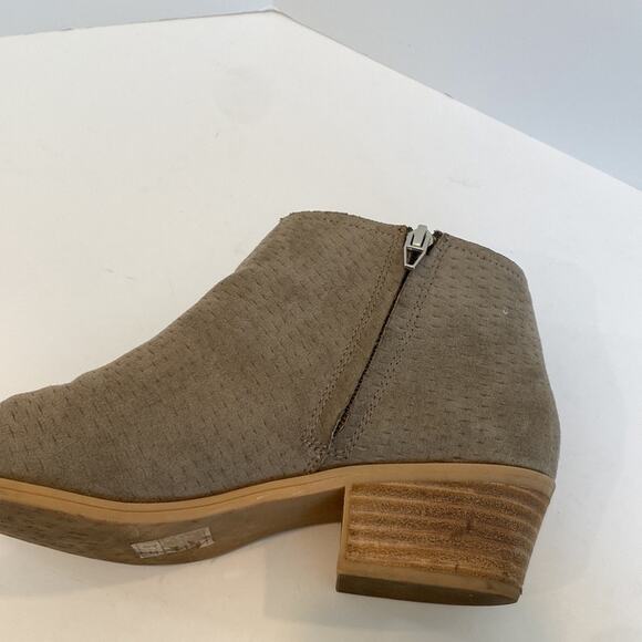 Dolce Vita 9.5 bootie Ankle boot neutral DV8 Taupe Olive Distressed heeled Boho - Picture 12 of 16